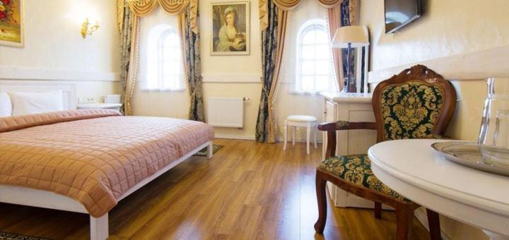 Hotel Fortetsya Hetmana Гатне Екстер'єр фото