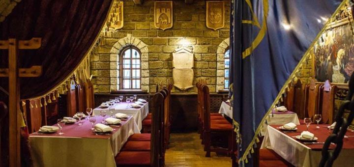 Hotel Fortetsya Hetmana Гатне Екстер'єр фото