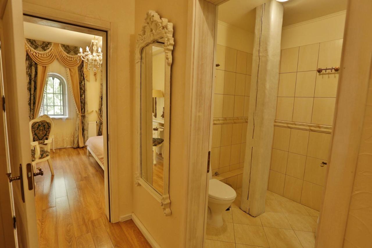 Hotel Fortetsya Hetmana Гатне Екстер'єр фото