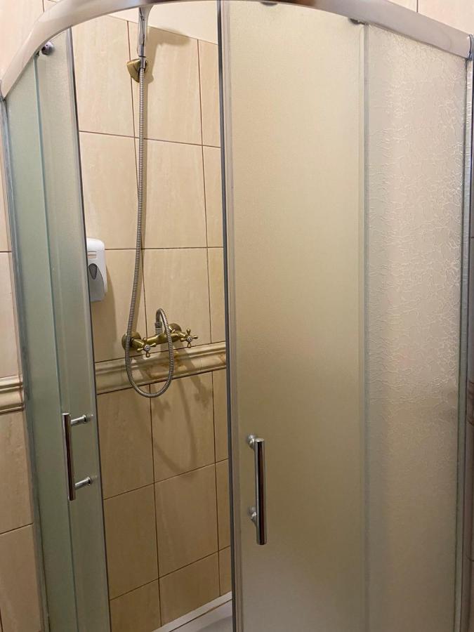 Hotel Fortetsya Hetmana Гатне Екстер'єр фото