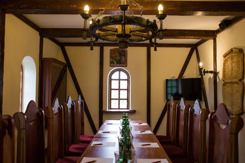 Hotel Fortetsya Hetmana Гатне Екстер'єр фото