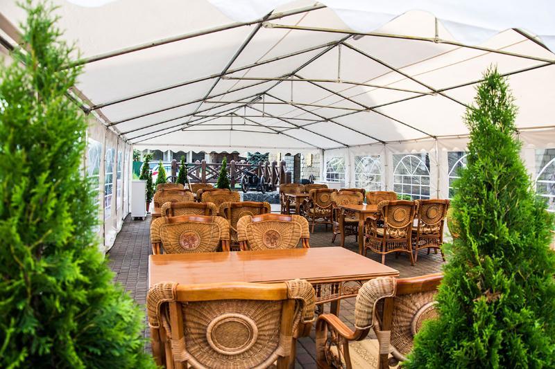 Hotel Fortetsya Hetmana Гатне Екстер'єр фото